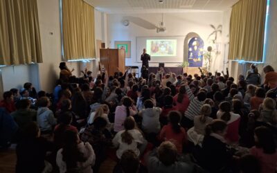 Spectacle de Noël d’Etienne Tarneaud pour les élèves du Primaire