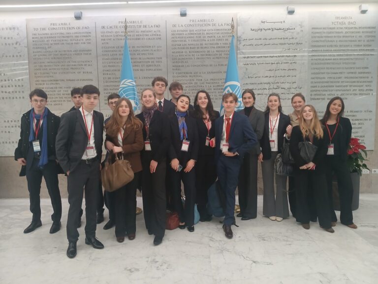 16 élèves de Terminale ont participé au MUN 2026