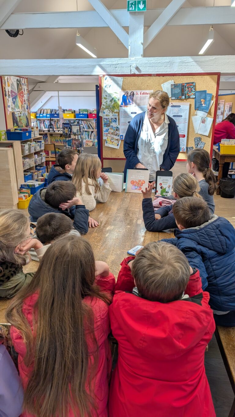 Exposition sur la fabrication des livres au Primaire